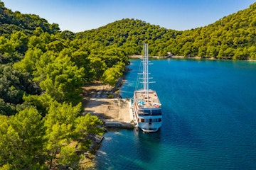 10_simple_ways_to_battle_seasickness_on_a_cruise_1_f502b3101e