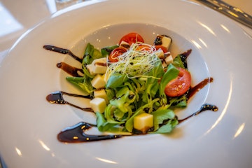 10_simple_ways_to_battle_seasickness_on_a_cruise_4_d47b27db29