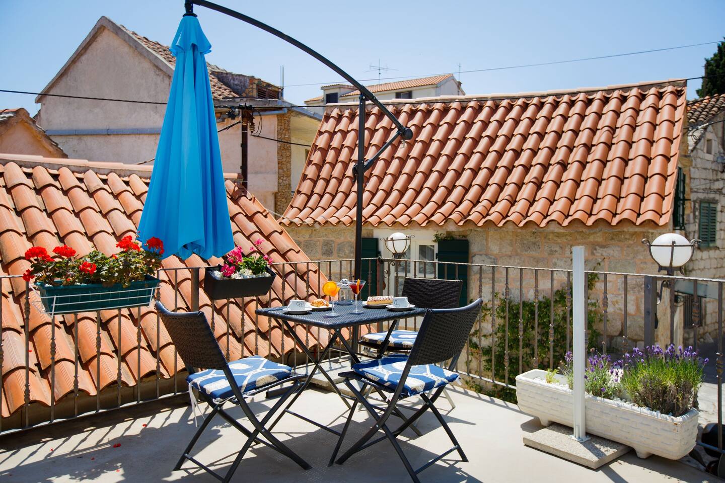 13_adorable_airbnb_apartments_in_split_for_under_60_per_night_13_c08f60905c