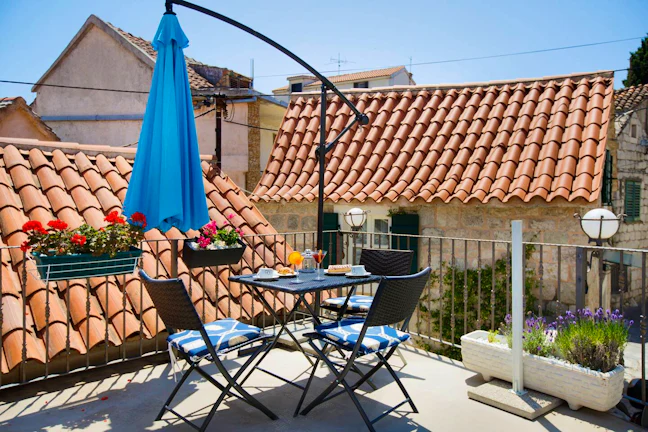 13_adorable_airbnb_apartments_in_split_for_under_60_per_night_13_c08f60905c