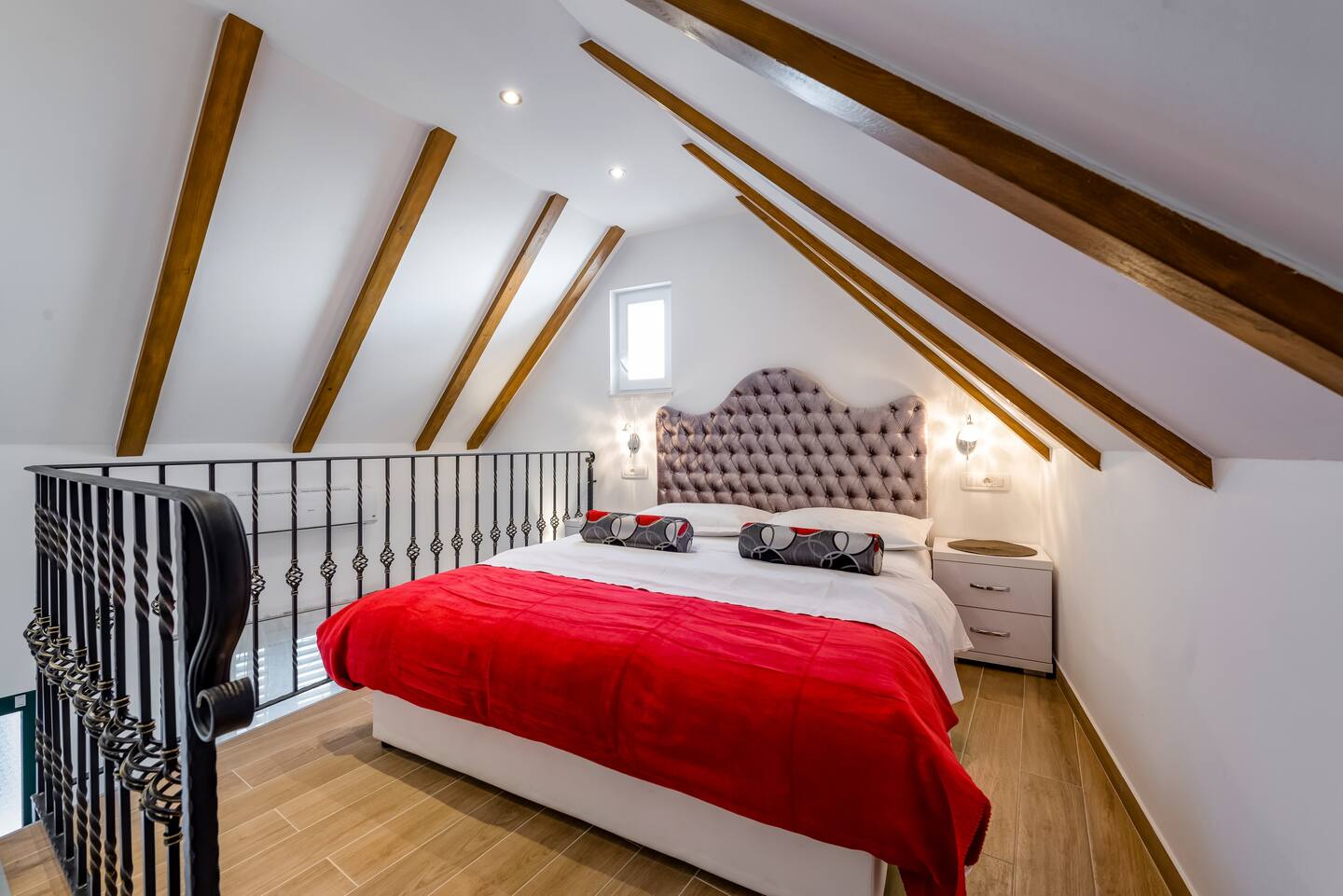 13_adorable_airbnb_apartments_in_split_for_under_60_per_night_3_1feb0c637b