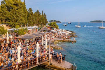 5_reasons_why_you_should_explore_croatia_on_a_party_yacht_2_11970fcce3