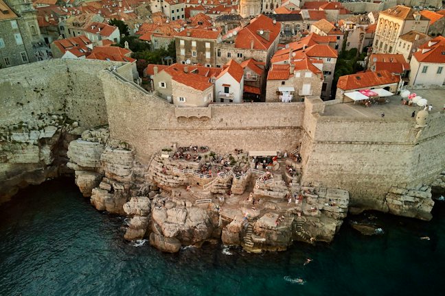 7_bars_in_dubrovnik_that_you_absolutely_must_drink_at_1_35838a57e7