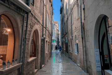 7_bars_in_dubrovnik_that_you_absolutely_must_drink_at_3_35c4223a93