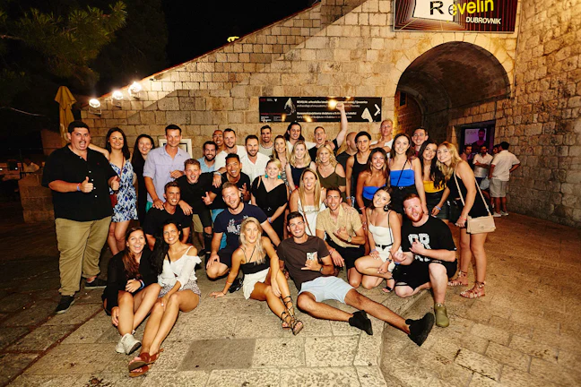 7_bars_in_dubrovnik_that_you_absolutely_must_drink_at_6_675e7fd05d