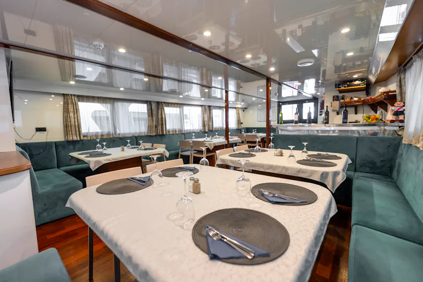 DINING SALON