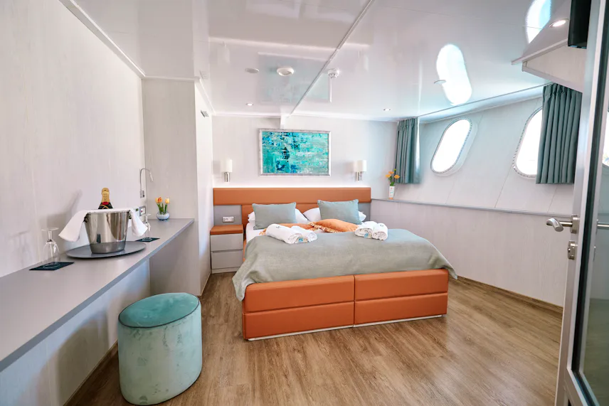CABINS