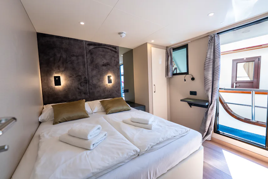 CABINS