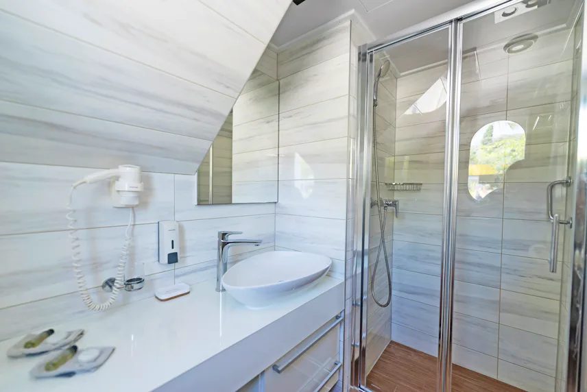 Ensuite