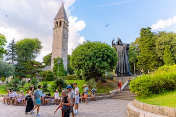 Gregory_of_Nin_81c29bde0e