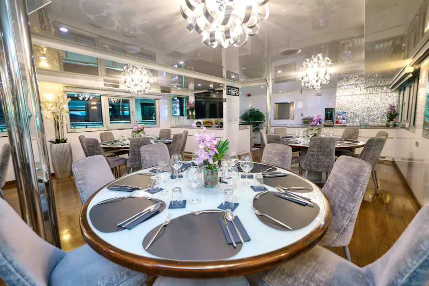 DINING SALON