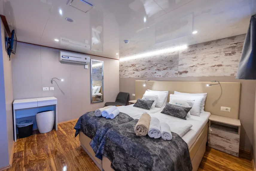 CABINS