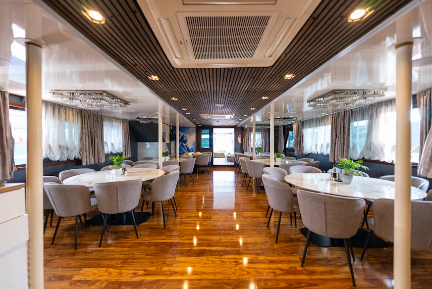 DINING SALON