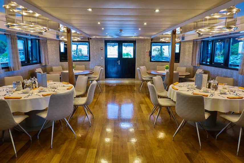 Dining Salon