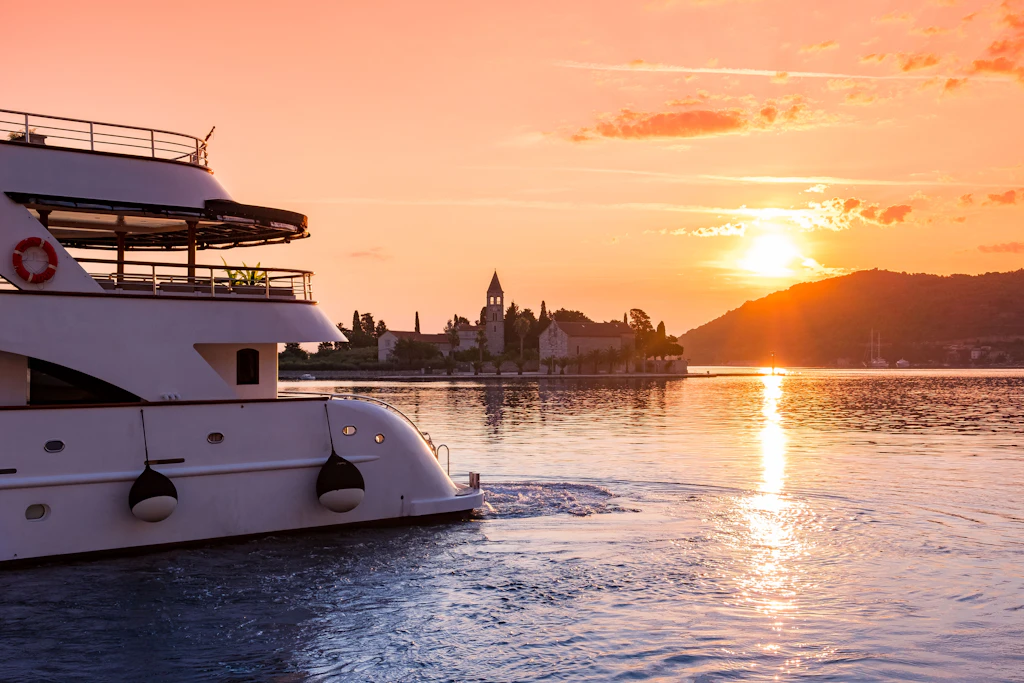 Luxury Explorer Cruise l Sail Croatia