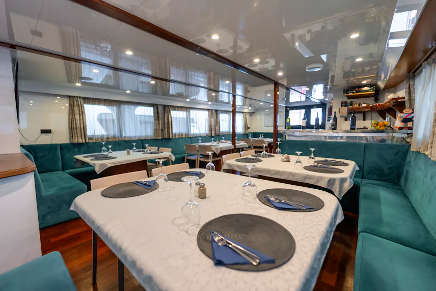 DINING SALON