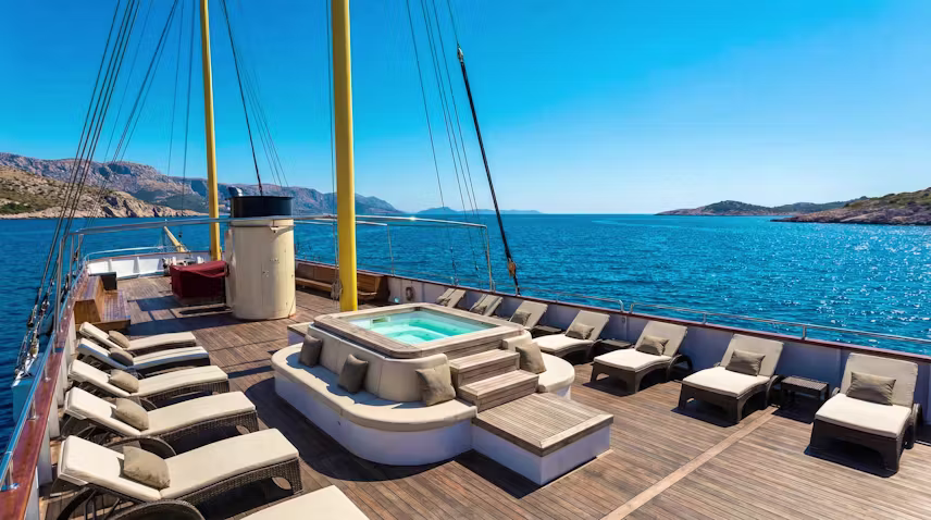 TOP DECK