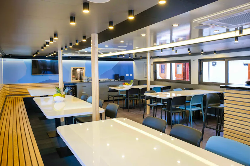 DINING SALON
