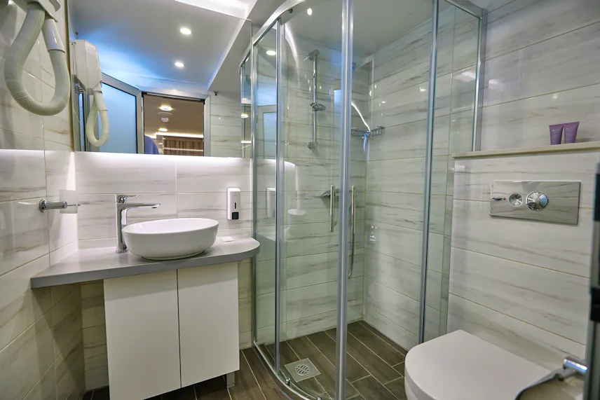 ENSUITES