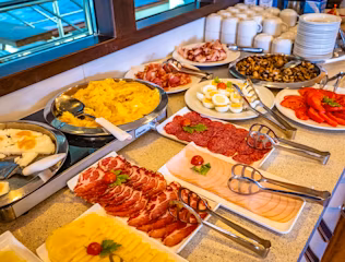 Daily Buffet Breakfast