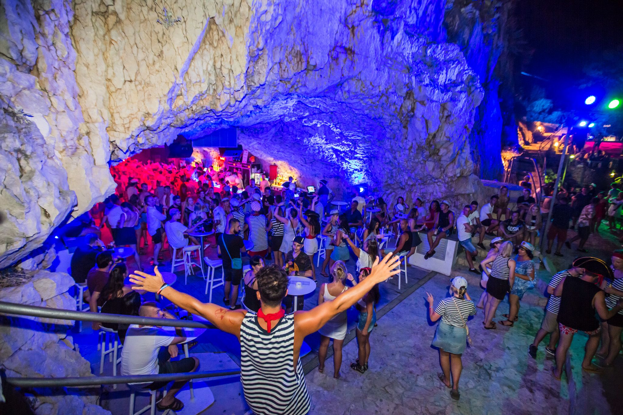 croatian_islands_you_need_to_visit_if_youre_looking_to_party_10_3ebbcb933a