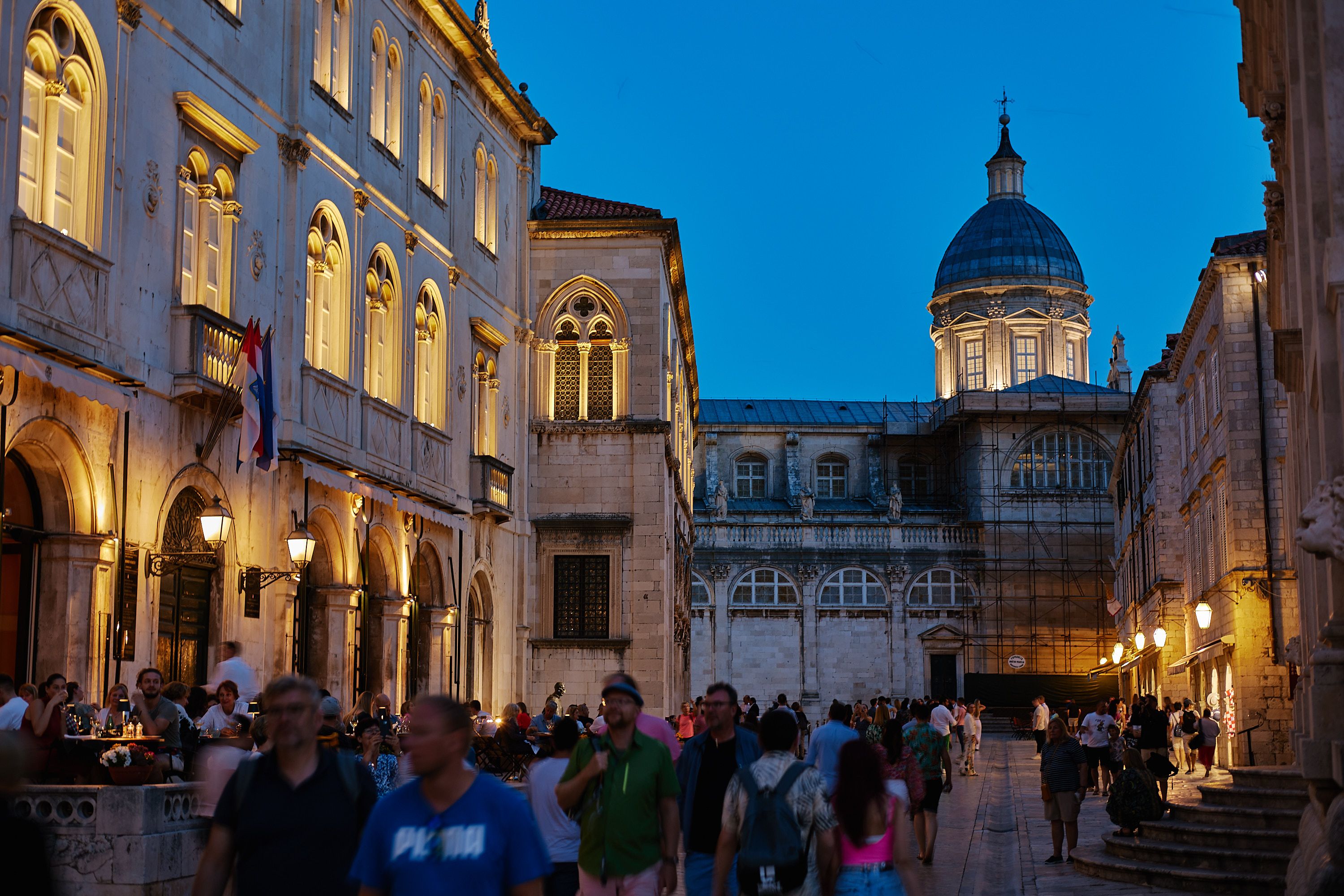 dubrovniks_nightlife_3_ece45cae3b