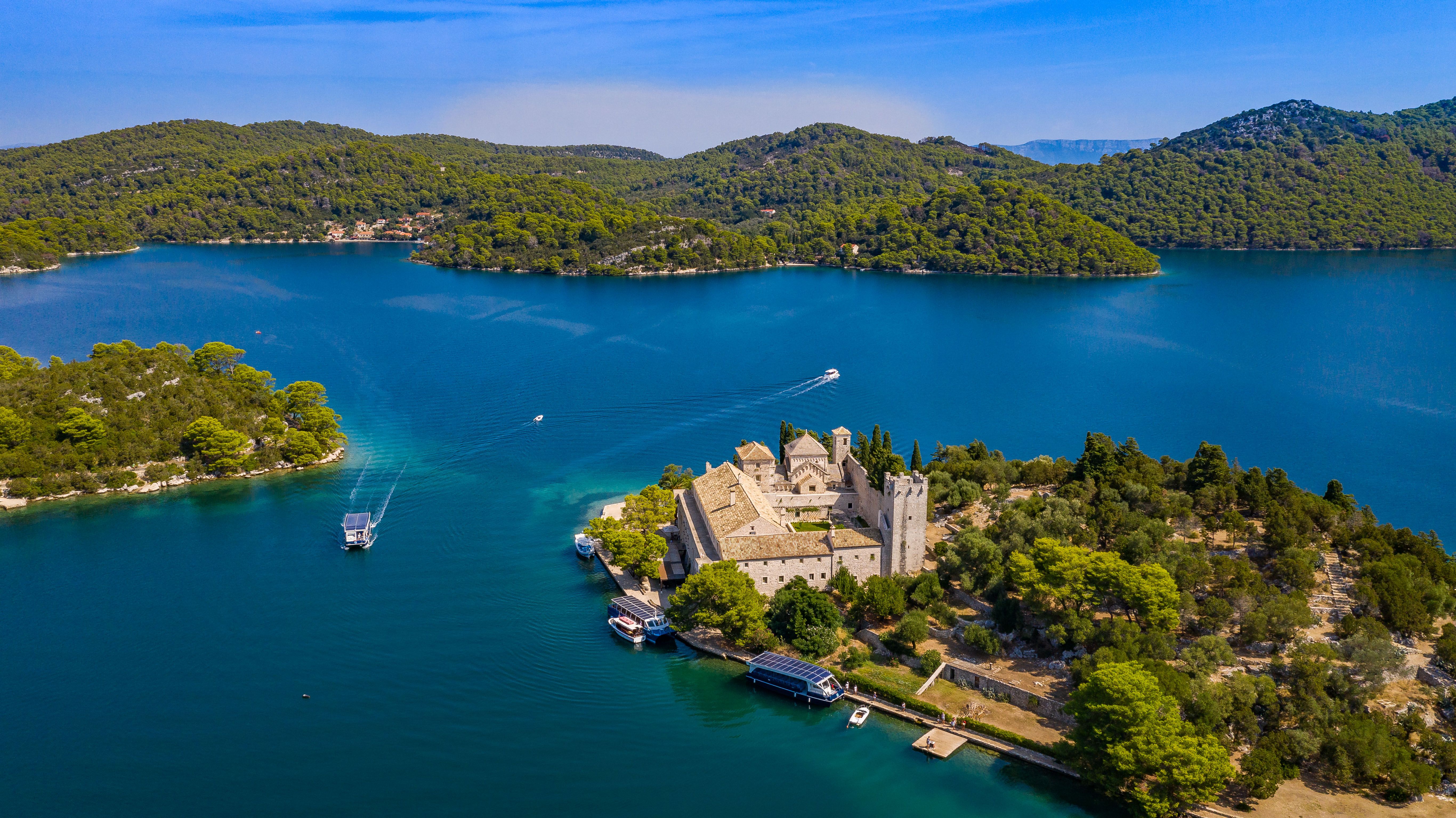island_hopping_in_croatia_5_738a9c285a