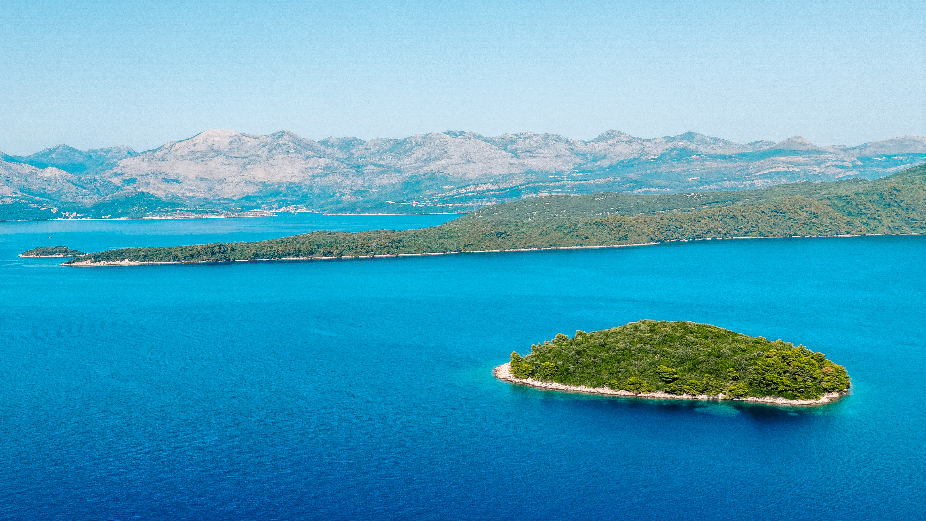 Best places to travel in April