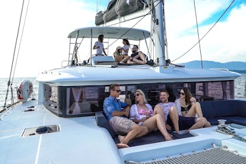 private_yacht_tour_vs_yacht_charter_1_07c7b88de7