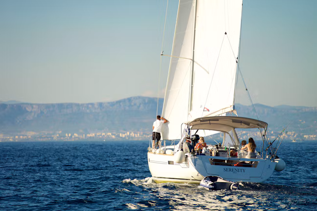 private_yacht_tour_vs_yacht_charter_2_a9c957ab6d