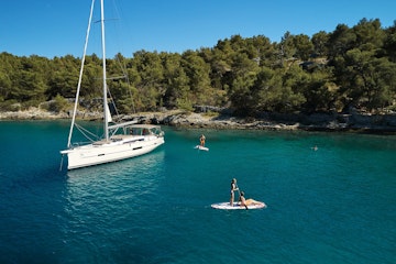 private_yacht_tour_vs_yacht_charter_3_1c463b8811