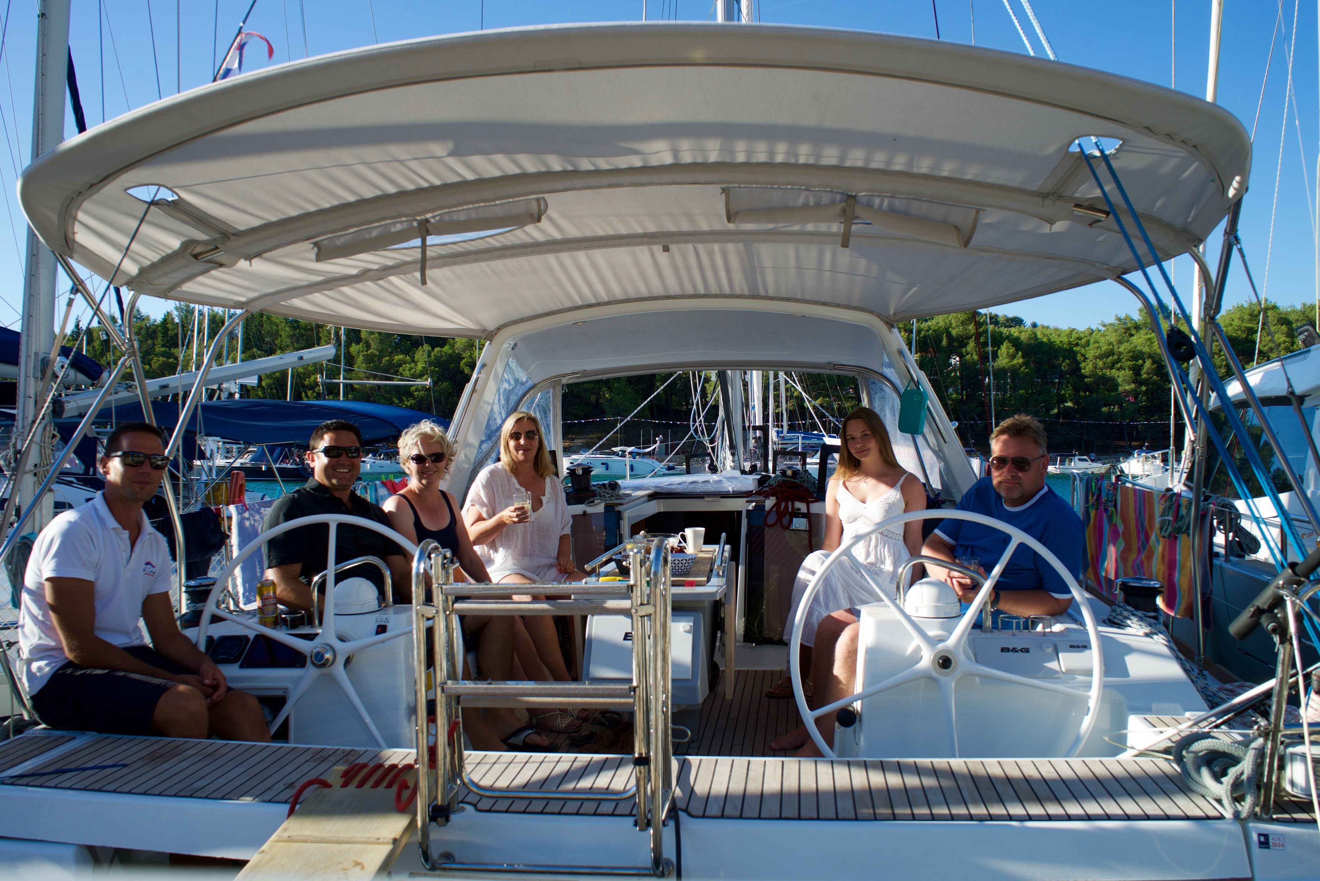 private_yacht_tour_vs_yacht_charter_4_20b73a6e60