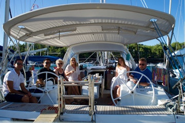 private_yacht_tour_vs_yacht_charter_4_20b73a6e60