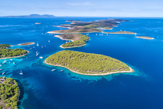 private_yacht_tour_vs_yacht_charter_5_f3d58086bf