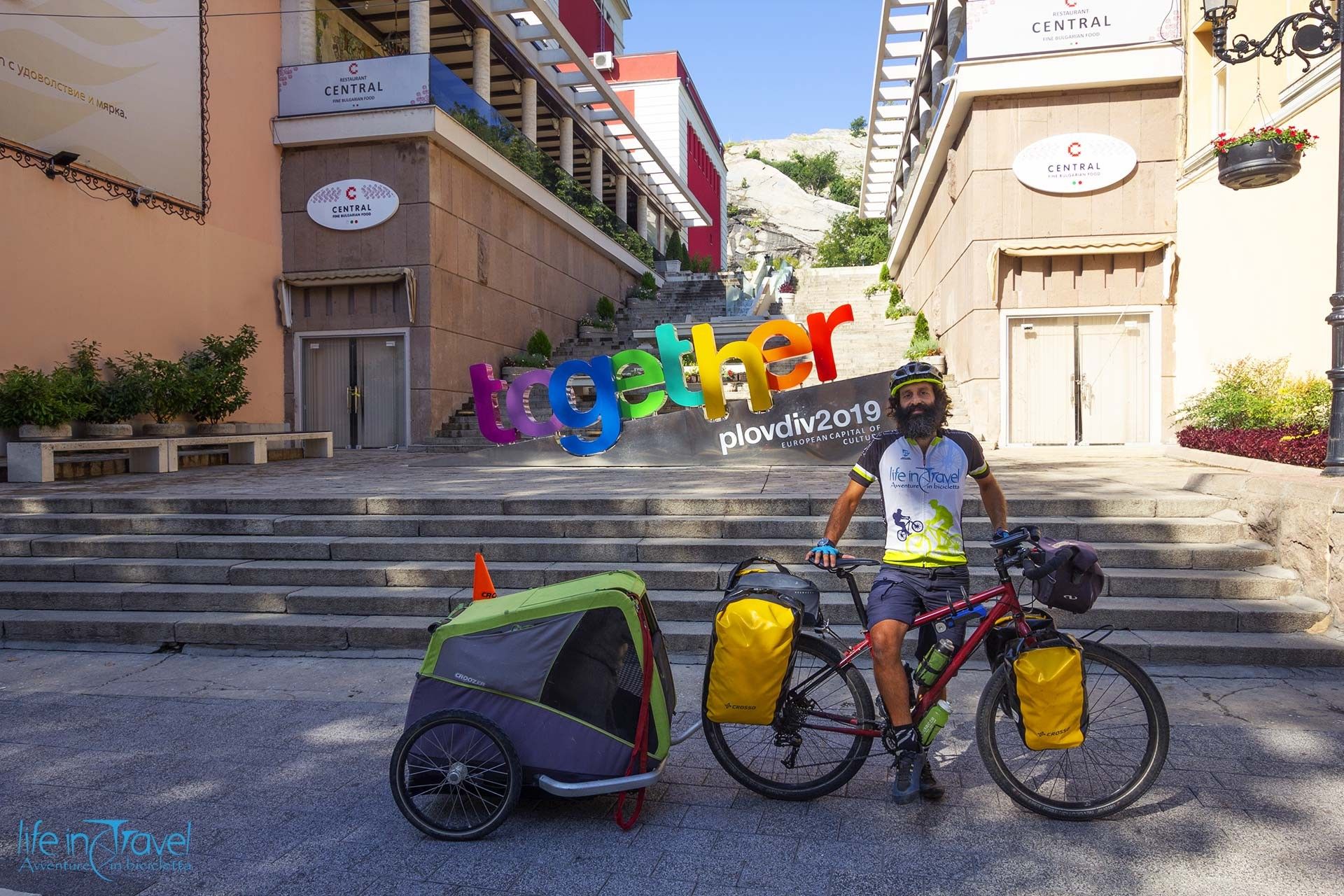 professional_tips_for_cycling_abroad_12_390ee289fa