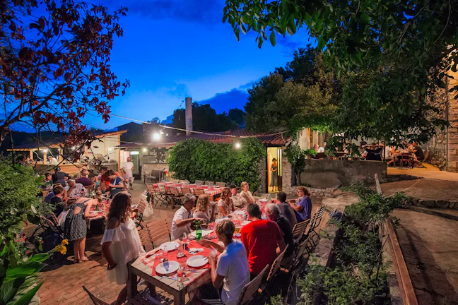 sailing_croatian_restaurants_route_2_9068425a98