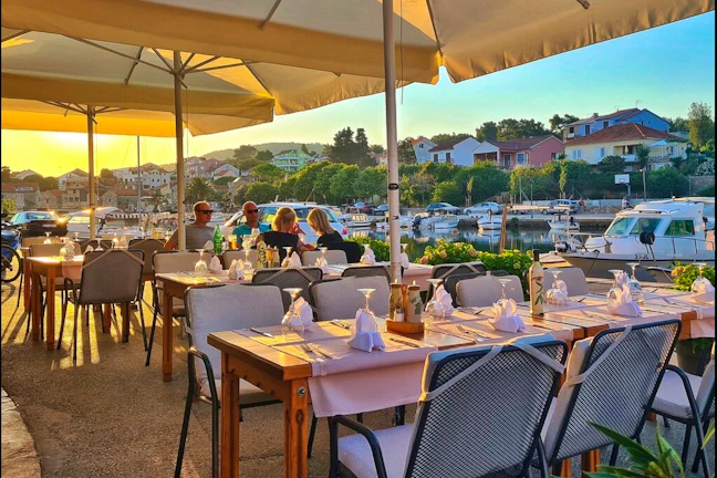 sailing_croatian_restaurants_route_5_1eab267290