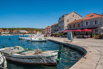 stari_grad_10_50d2cea846