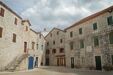 stari_grad_14_5cf4d3f04c