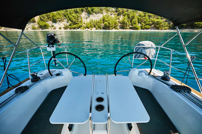 the_ultimate_yacht_for_small_group_experiences_2_906a274229