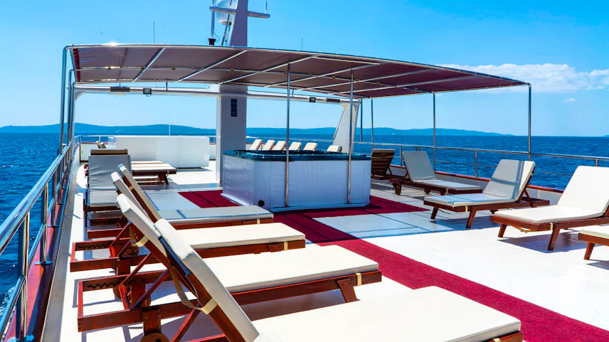 TOP DECK
