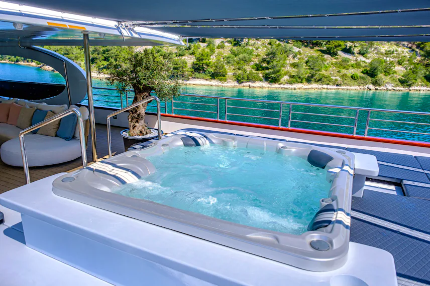 TOP DECK